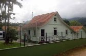 Município entrega obras de restauro da escola histórica do Rio da Luz