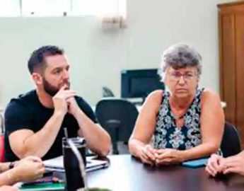 Corupá discute com voluntárias da causa animal