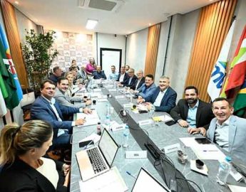Massaranduba entrega pleitos durante encontro com Jorginho Mello