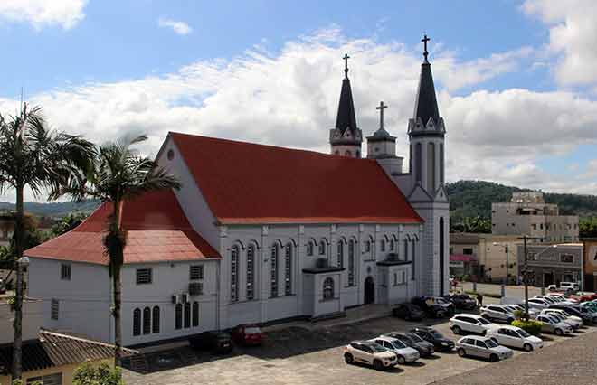 Arquidiocese celebra a Missa dos Santos Óleos em Guaramirim