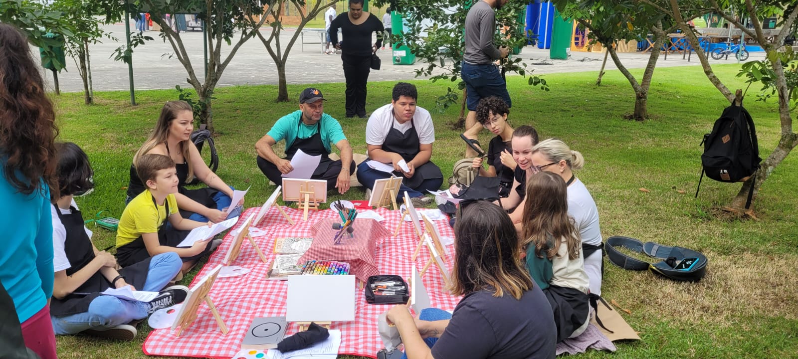 A programação começou às 9h desde dia 21, feriado, das 9h às 19h no Parque da Inovação É o maior Festival Colaborativo de Criatividade do mundo, organizado anualmente na semana de 21 de abril