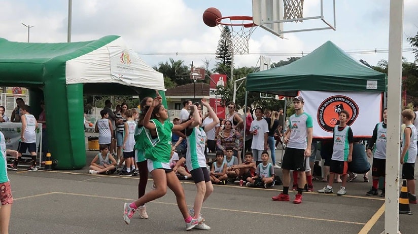Basquete: Jaraguá Streetball reúne mais de 250 jovens neste sábado (12)