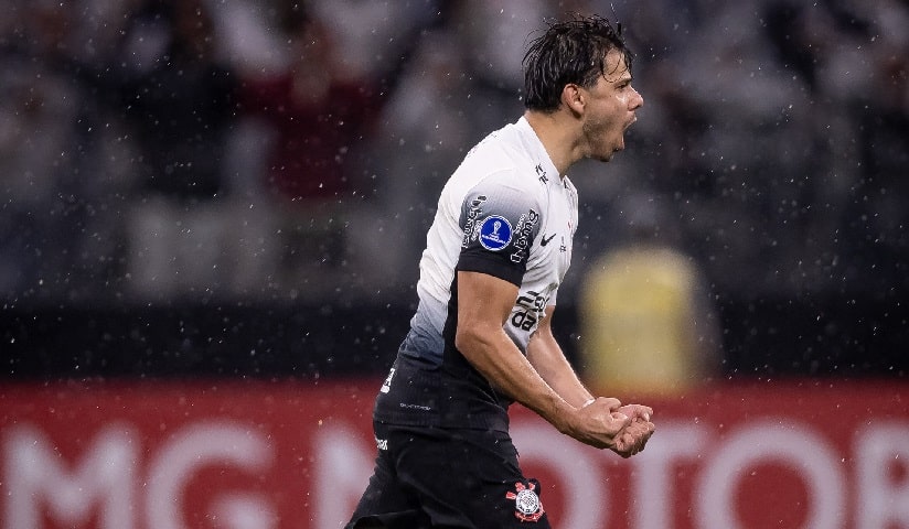 Futebol: Com um a menos, Corinthians bate Racing e respira na Sul-Americana