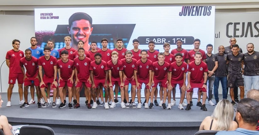 Futebol: Juventus promove evento com apresentação da nova camisa