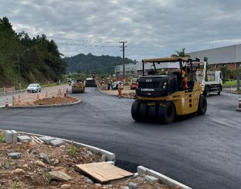 Nova rotatória na BR-280: obra avança e deve ser entregue antes do prazo