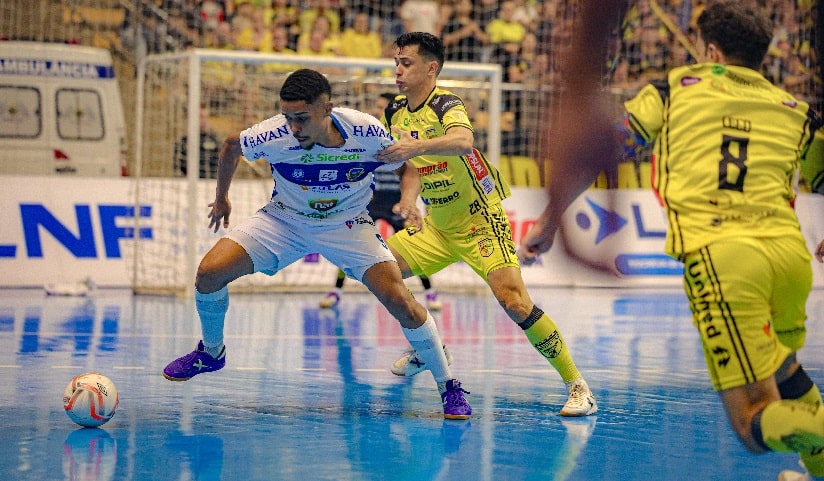 Futsal: Jaraguá deixa escapar vitória contra o Pato pela LNF