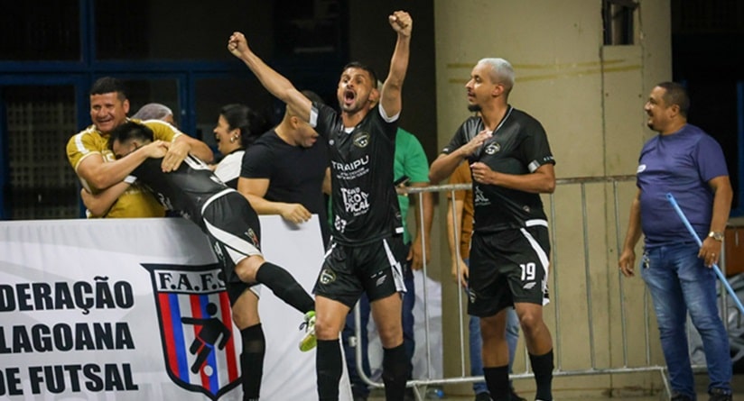 Futsal: Traipu elimina o Praia Clube e enfrenta o Jaraguá na final