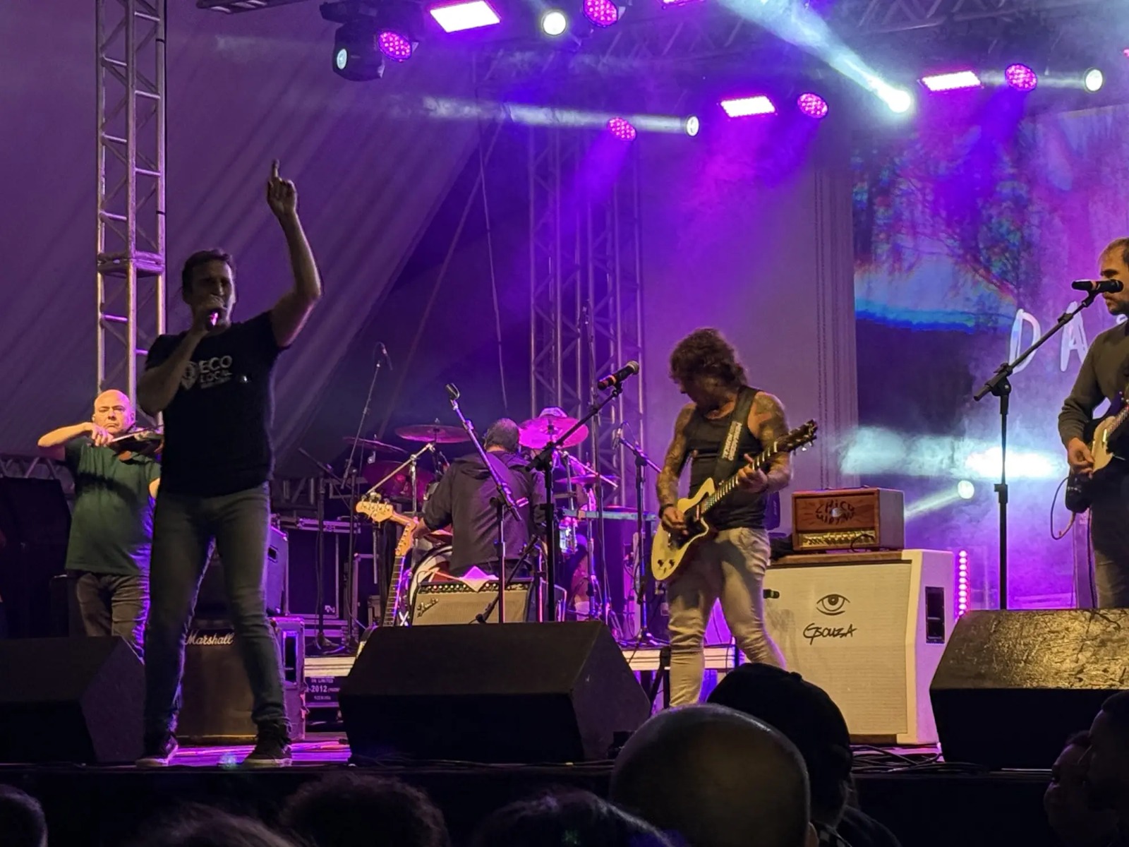 Dazaranha estreia álbum “Entre Cantos” com show histórico em Jaraguá do Sul