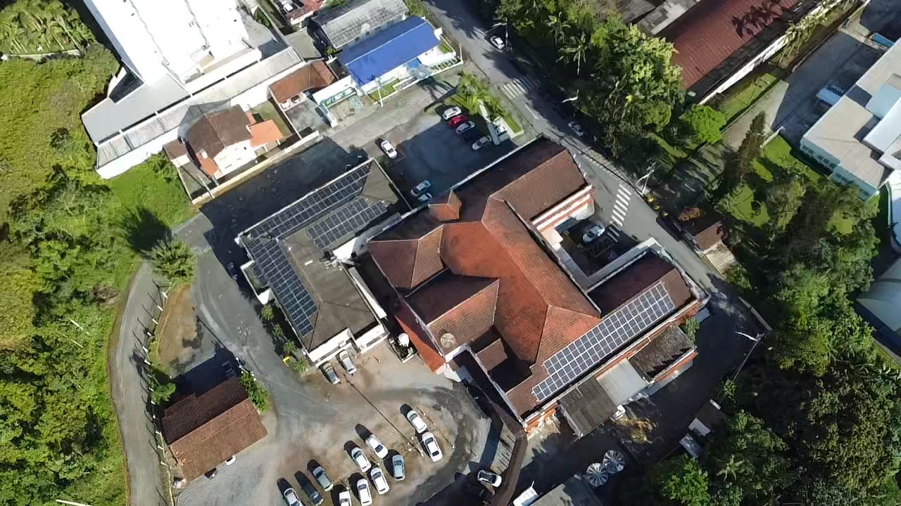 Guaramirim: hospital corta mais de 40% da conta de luz com energia solar