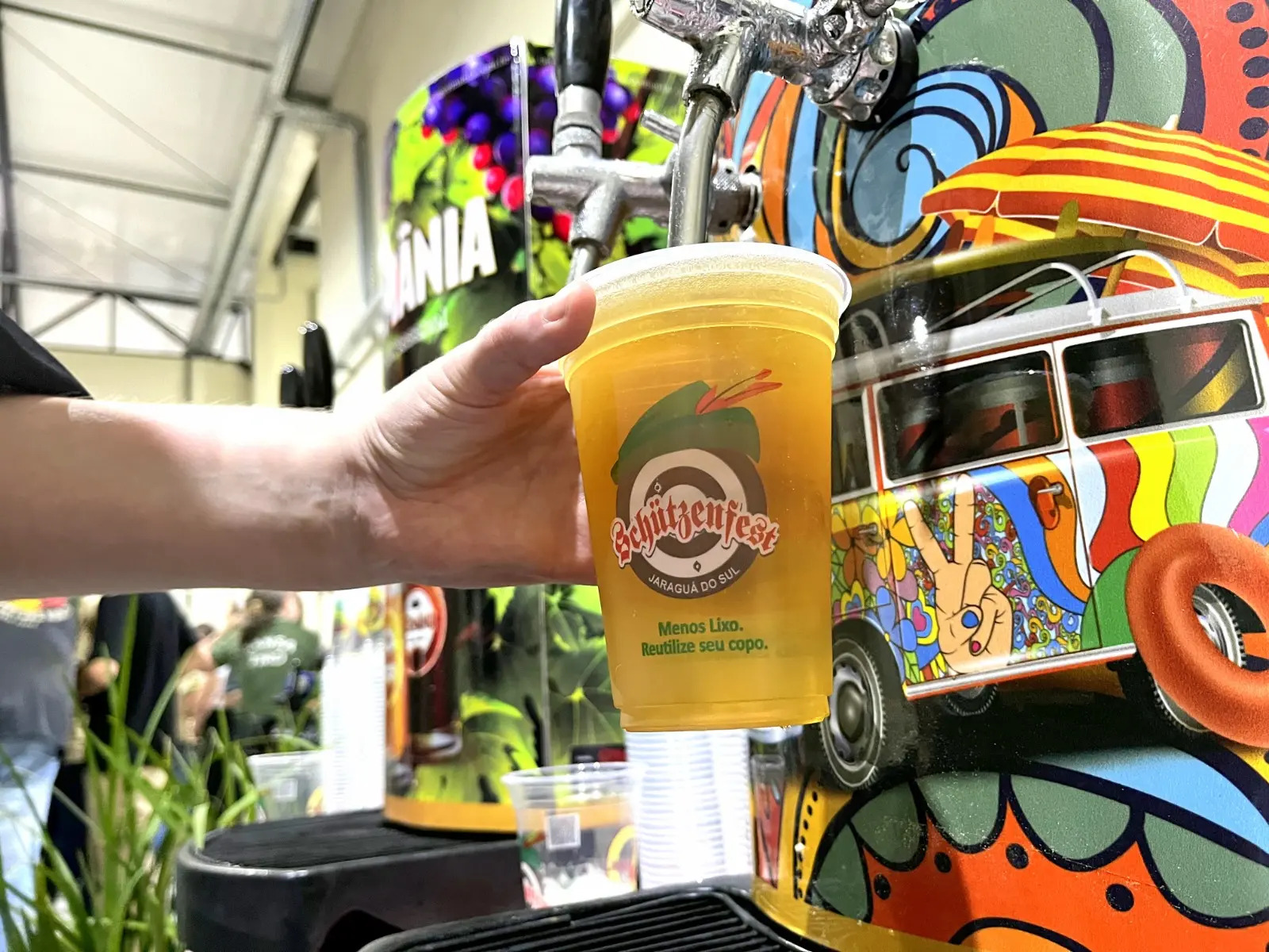 Quer trabalhar na Schützenfest 2025? Veja como se candidatar a uma vaga temporária