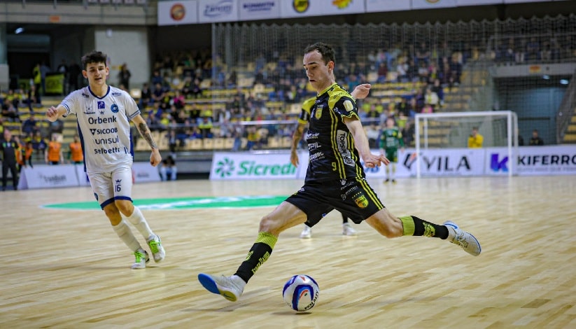 Futsal: Jaraguá busca garantir quarta posição contra Cruzeiro na LNF