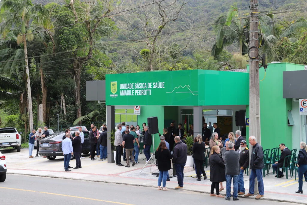 Jaraguá entrega UBS Rio Molha reformada e ampliada