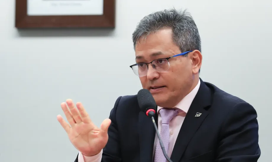 Isenção de IR para quem ganha até R$ 5 mil é “resgate ao povo”, diz Receita