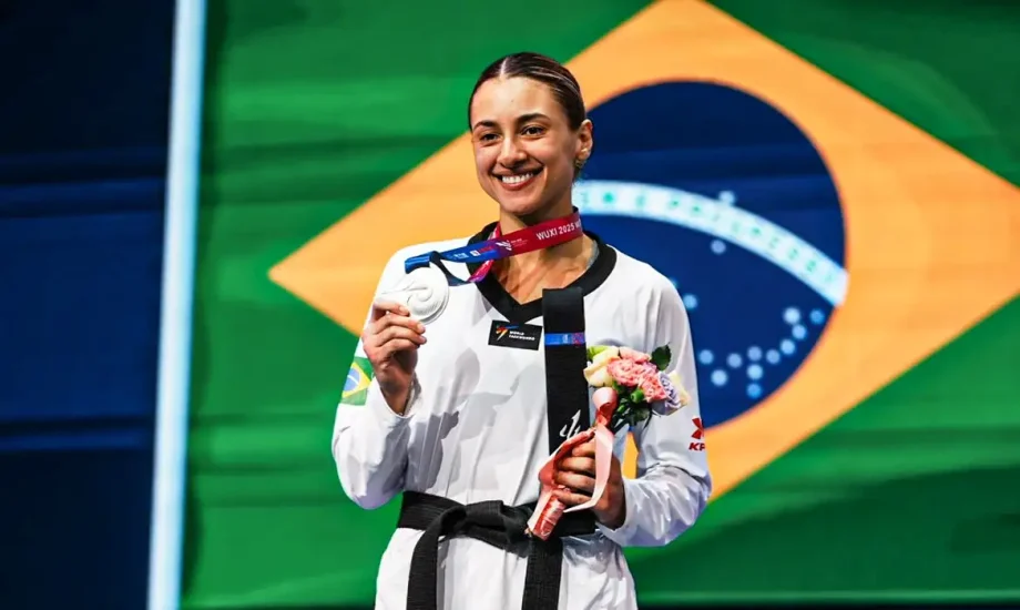 Brasil conquista a terceira medalha no Mundial de Taekwondo na China