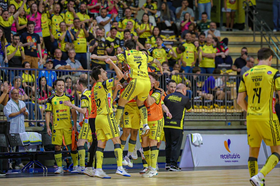 Assista ao vivo: Jaraguá joga vaga na semifinal da Liga Futsal contra o JEC