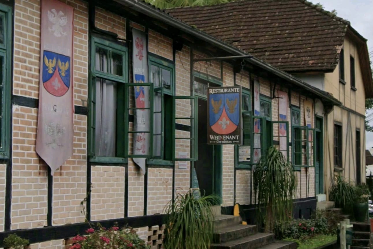 Taverna medieval em Pomerode atrai fãs de cultura e comida germânica