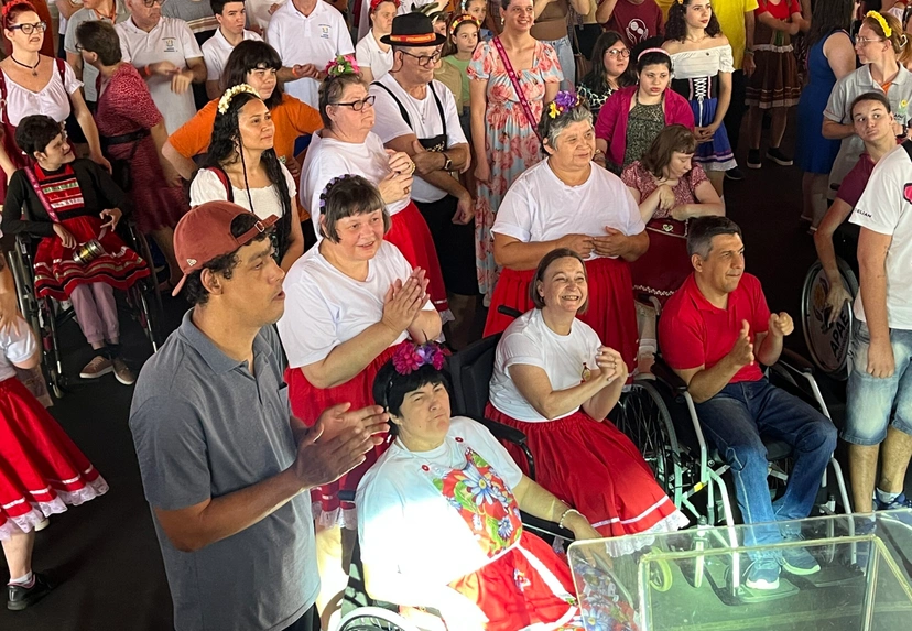 Schützenfest promove inclusão e celebração com alunos da Apae