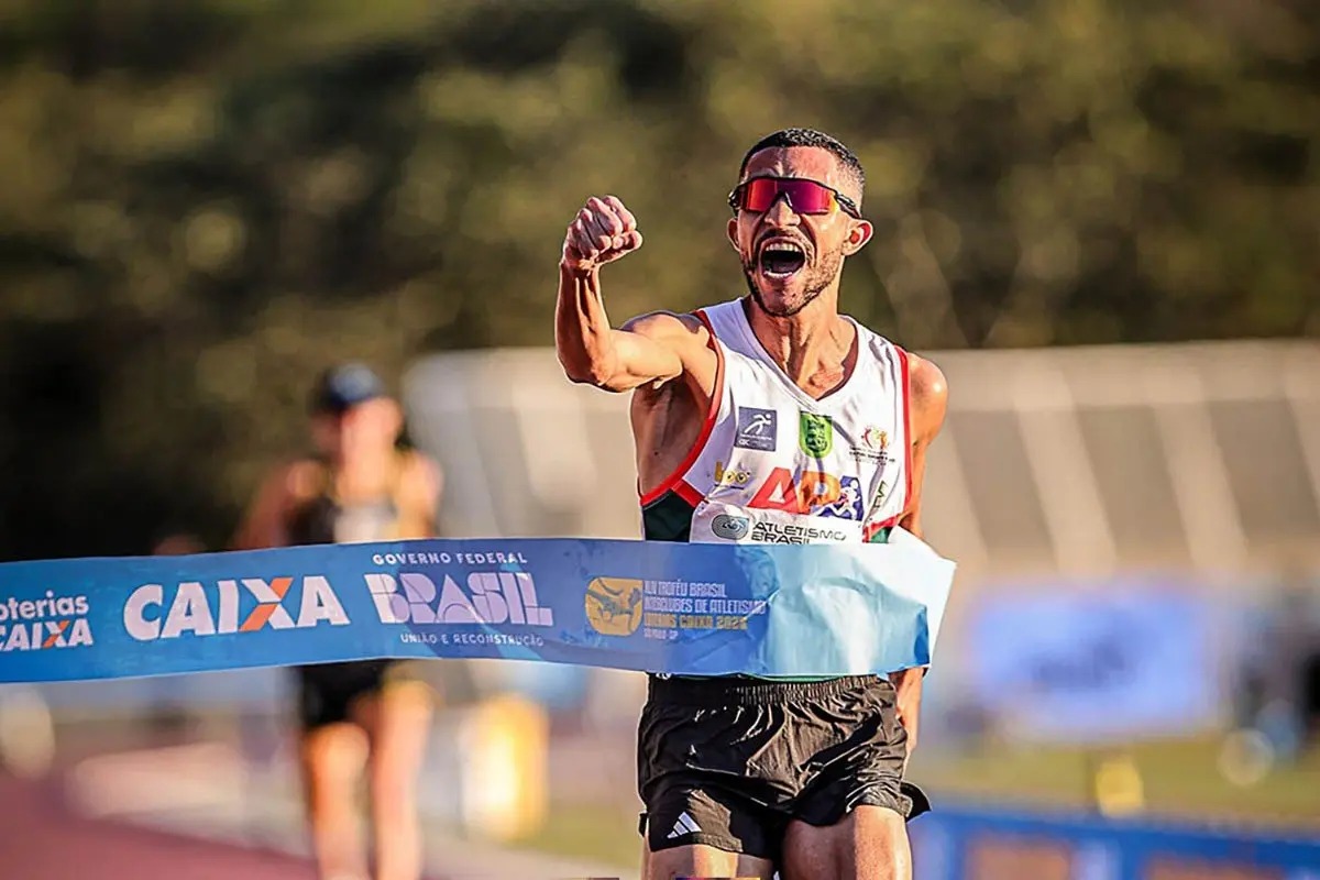 Walace Evangelista quebra recorde de SC e leva Jaraguá ao topo no Troféu Bandeirantes.