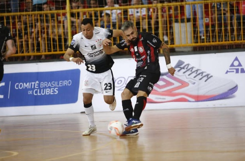 Assista ao vivo: Corinthians Futsal e Campo Mourão decidem primeiro finalista da LNF 2025