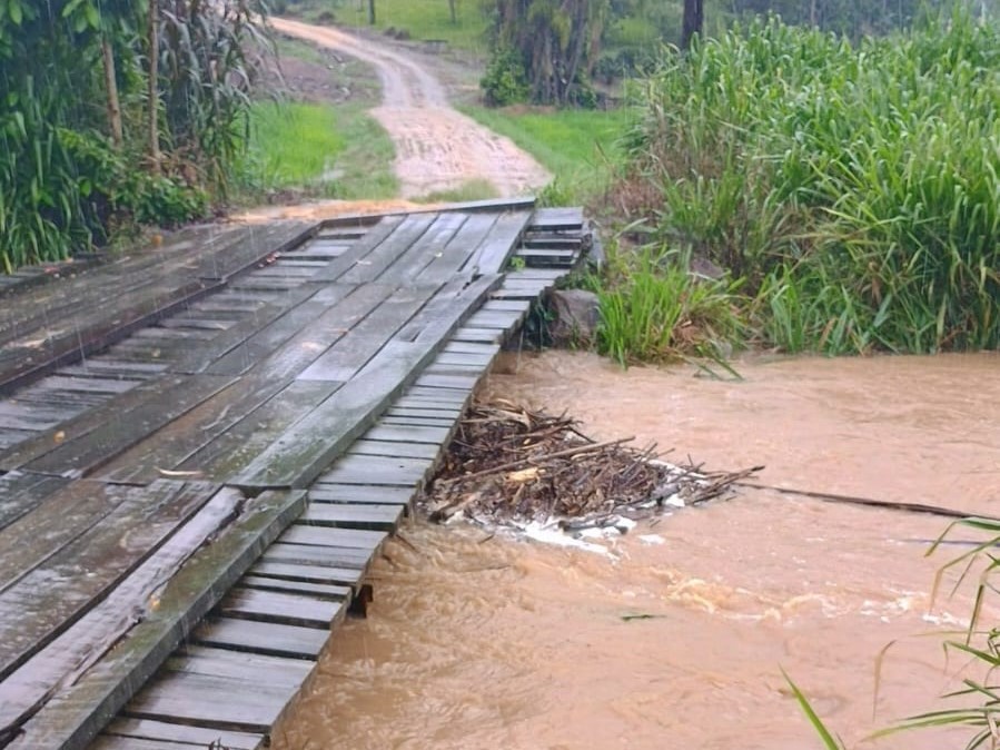 Massaranduba em emergência: chuva isola casas, fecha escolas e muda rotina de moradores