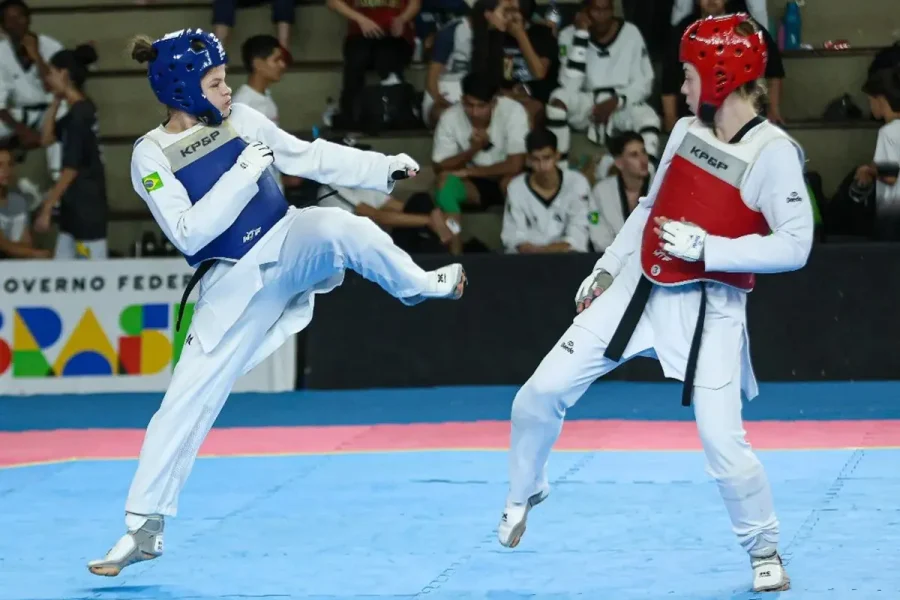 Taekwondo de Jaraguá conquista 11 medalhas na Copa do Brasil e eleva SC ao pódio
