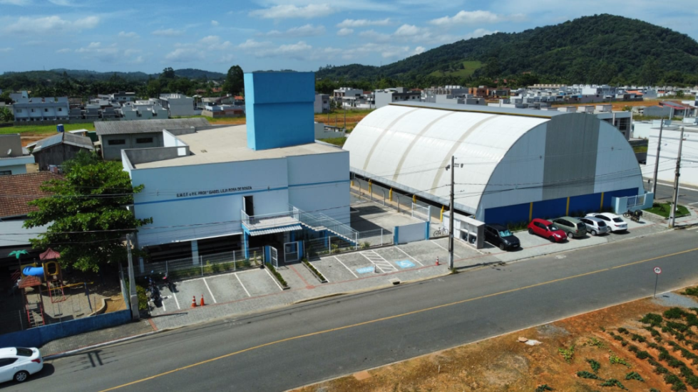 Guaramirim inicia reforma que vai criar 8 novas salas em escola municipal