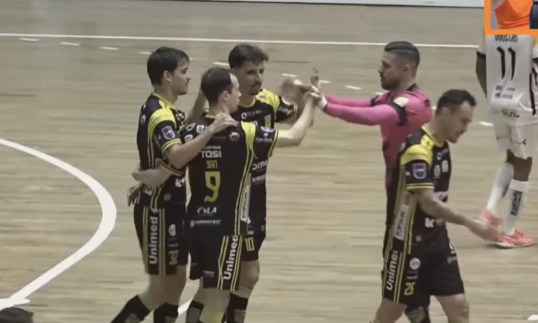 Jaraguá Futsal vence Blumenau fora de casa e fica a um passo da semifinal do Catarinense