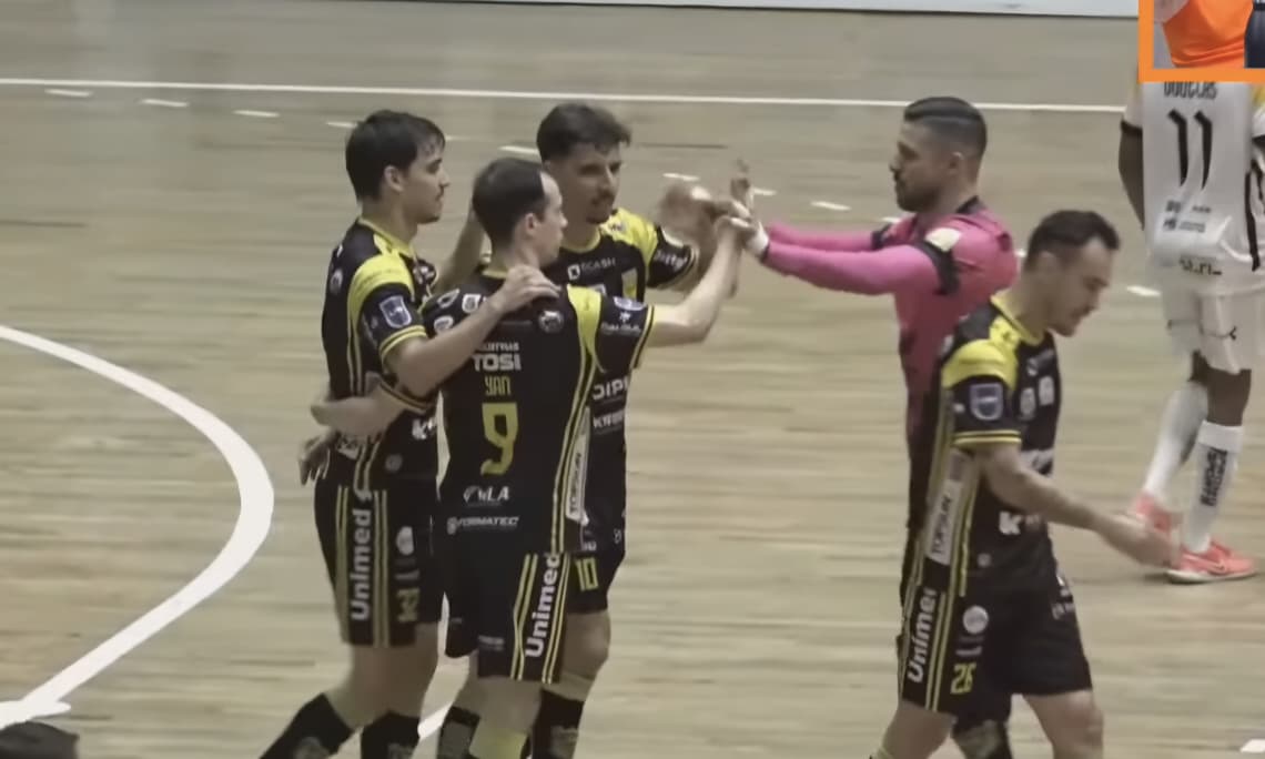 Jaraguá Futsal vence Blumenau fora de casa e fica a um passo da semifinal do Catarinense