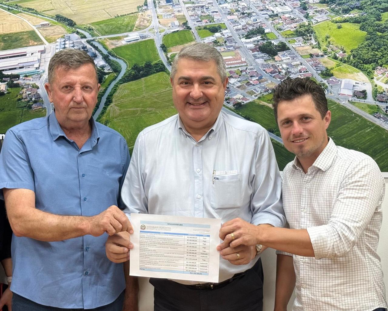 Lunelli repassa R$ 5,3 milhões em emendas para Massaranduba investir em obras e serviços essenciais