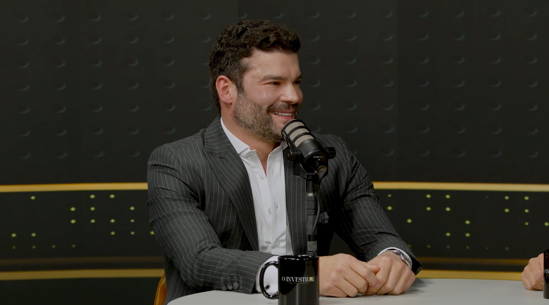 Conheça o médico de Jaraguá que criou uma técnica inédita em cirurgia plástica e virou referência global