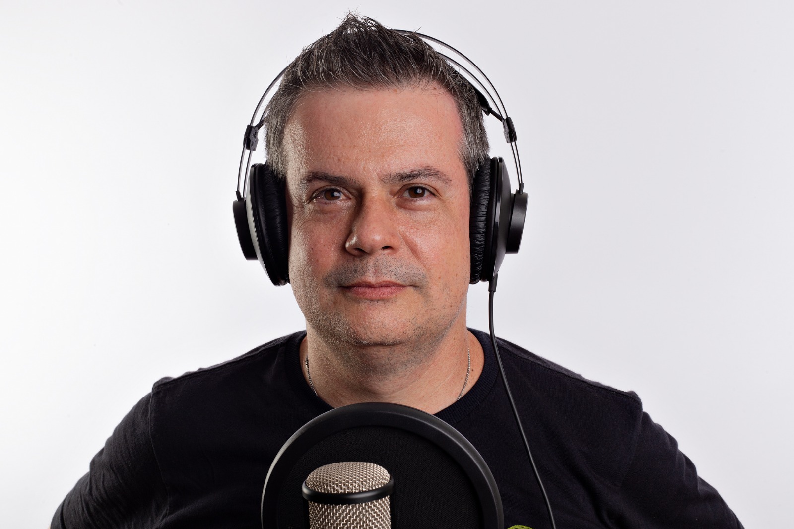 Jaraguaense é indicado ao ‘Oscar da Voz’ em Los Angeles e celebra conquista inédita