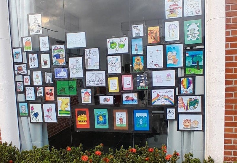 Estação Cultural vira galeria com obras de estudantes do Bolsa Cultural; confira!