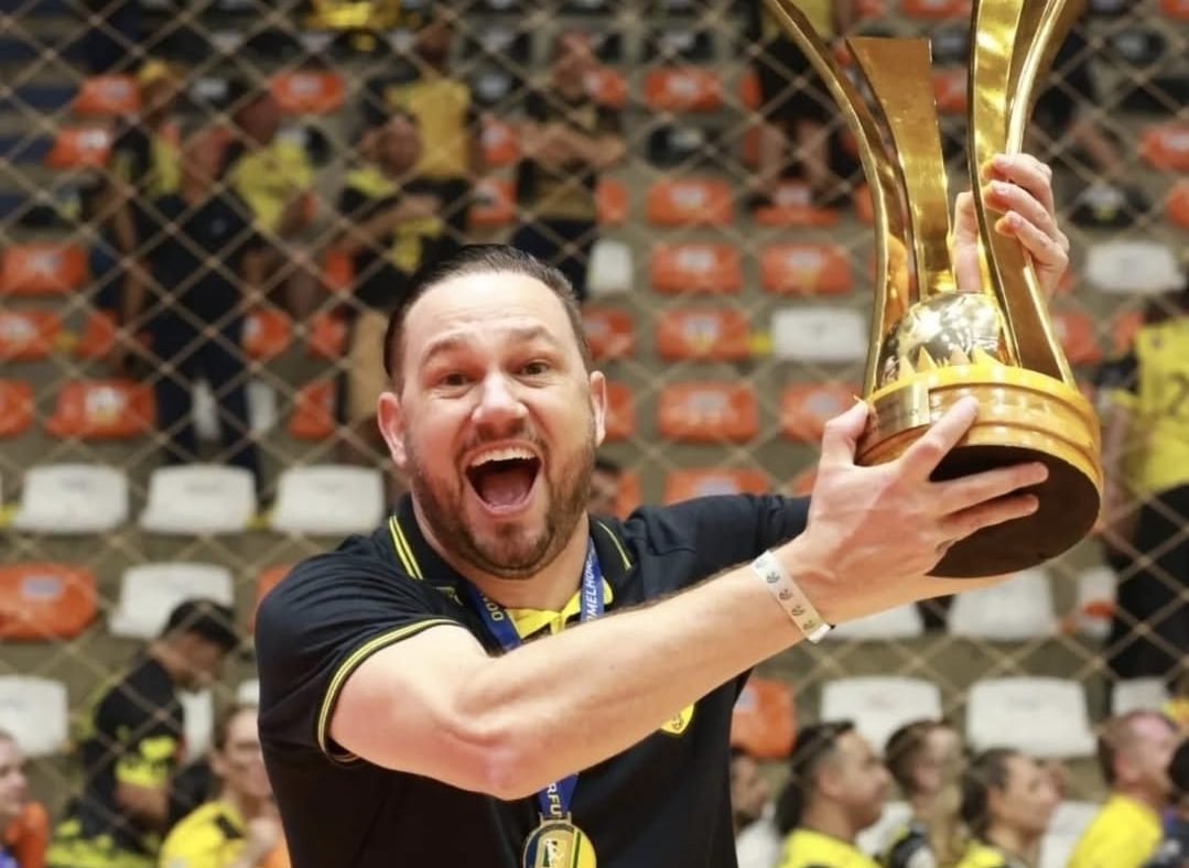 A história do torcedor que salvou o Jaraguá Futsal da falência e ajudou a torná-lo o maior campeão do Brasil