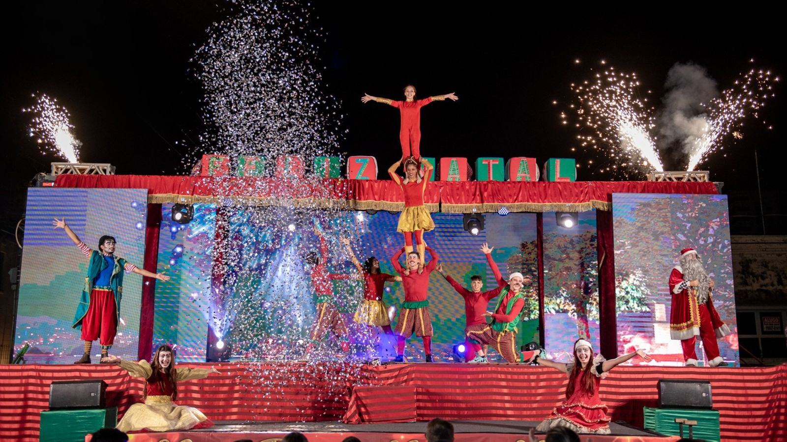 Clima natalino toma conta de praça em Guaramirim com Encontro de Corais nesta quarta (10)
