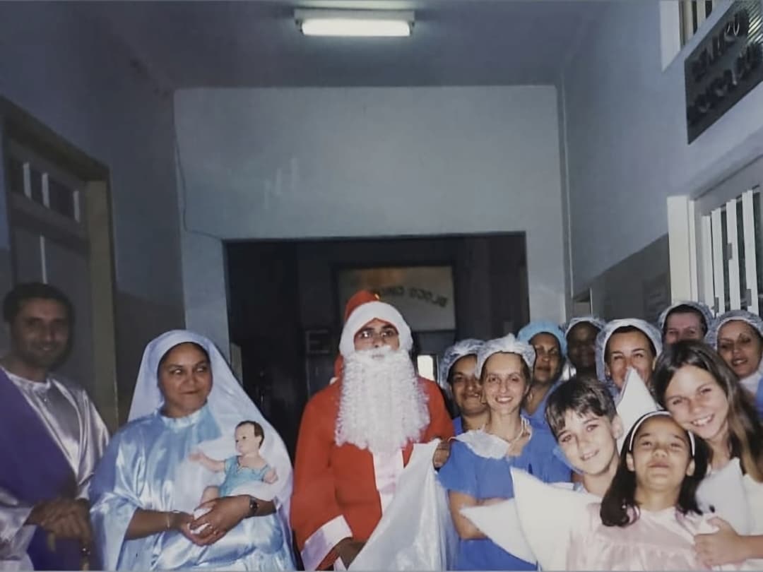 Cansado e relutante, ele virou Papai Noel e viveu um Natal que mudou sua vida