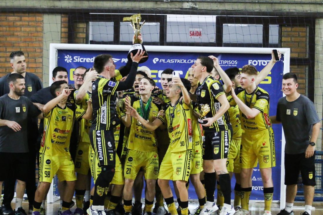 De virada! Jaraguá Futsal ganha clássico contra o JEC e é campeão do catarinense sub-20