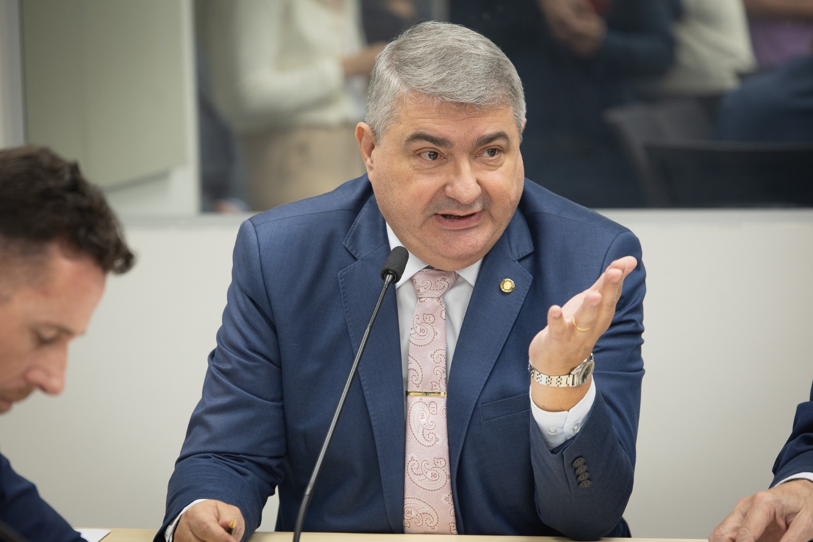 Proposta de Lunelli busca ampliar oportunidades para idosos no mercado de trabalho em SC