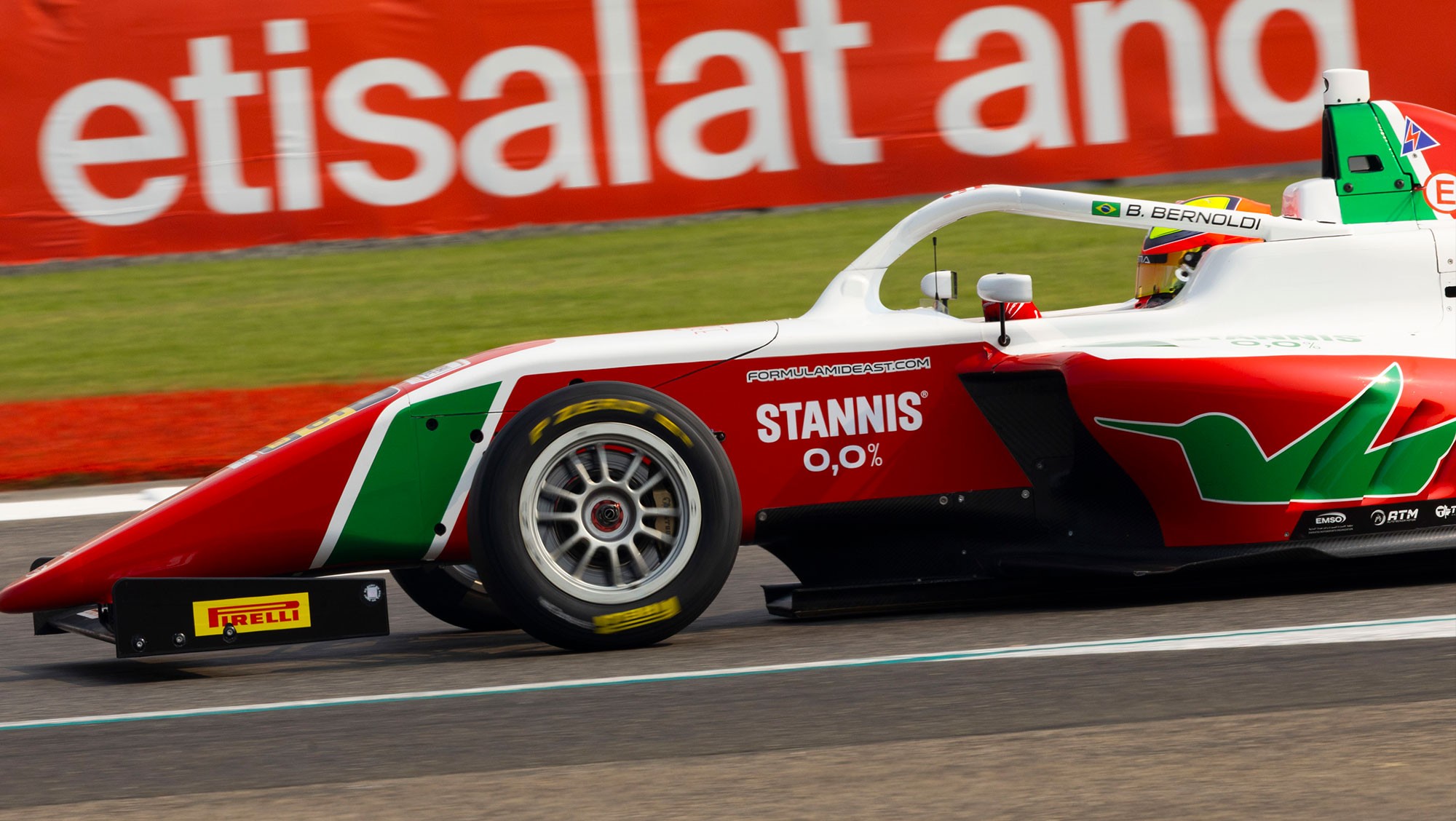 Beco Bernoldi mostra força mental e arranca aplausos em fim de semana tenso na Fórmula 4