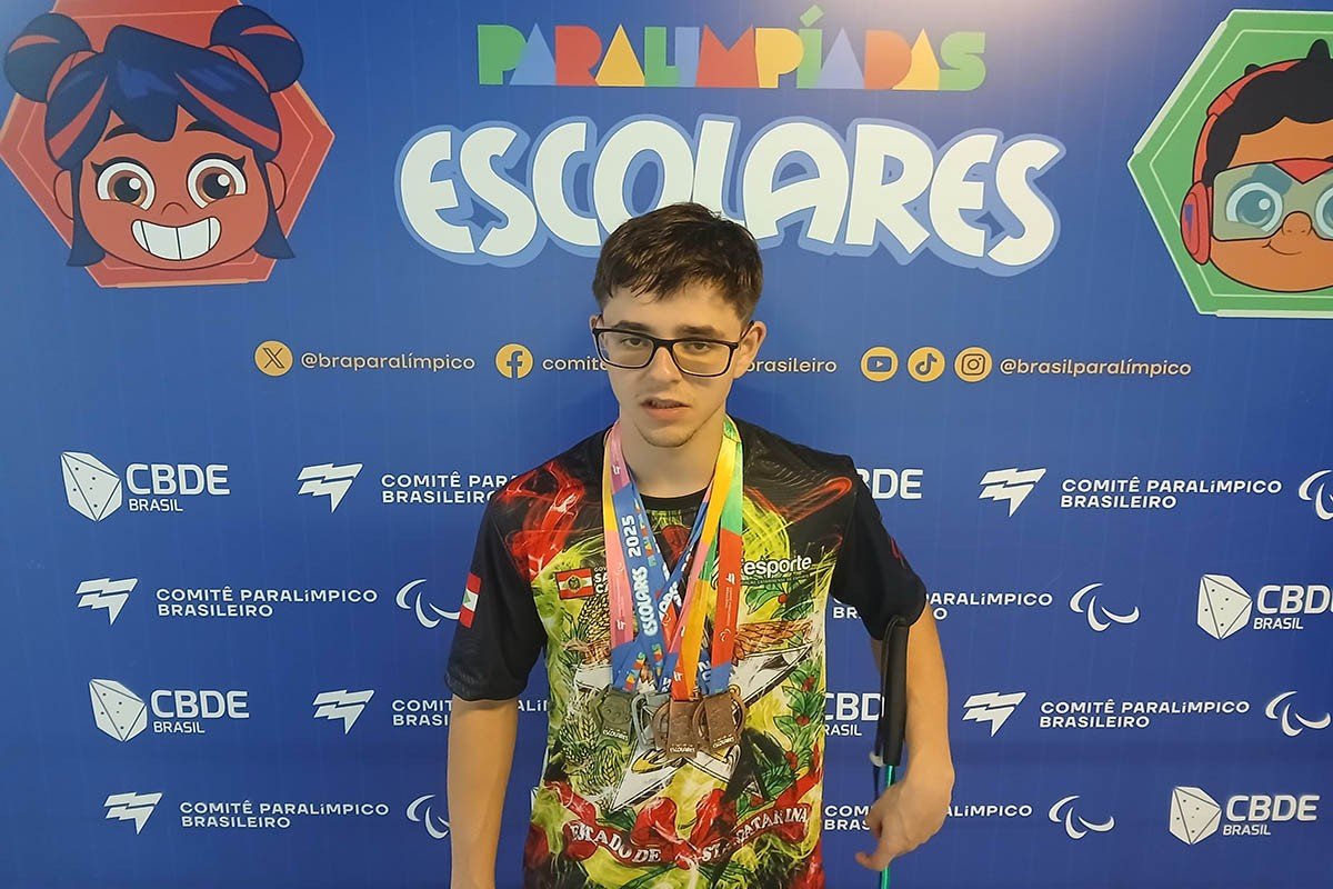Nadador jaraguaense conquista 4 medalhas nas Paralimpíadas Escolares Brasileiras