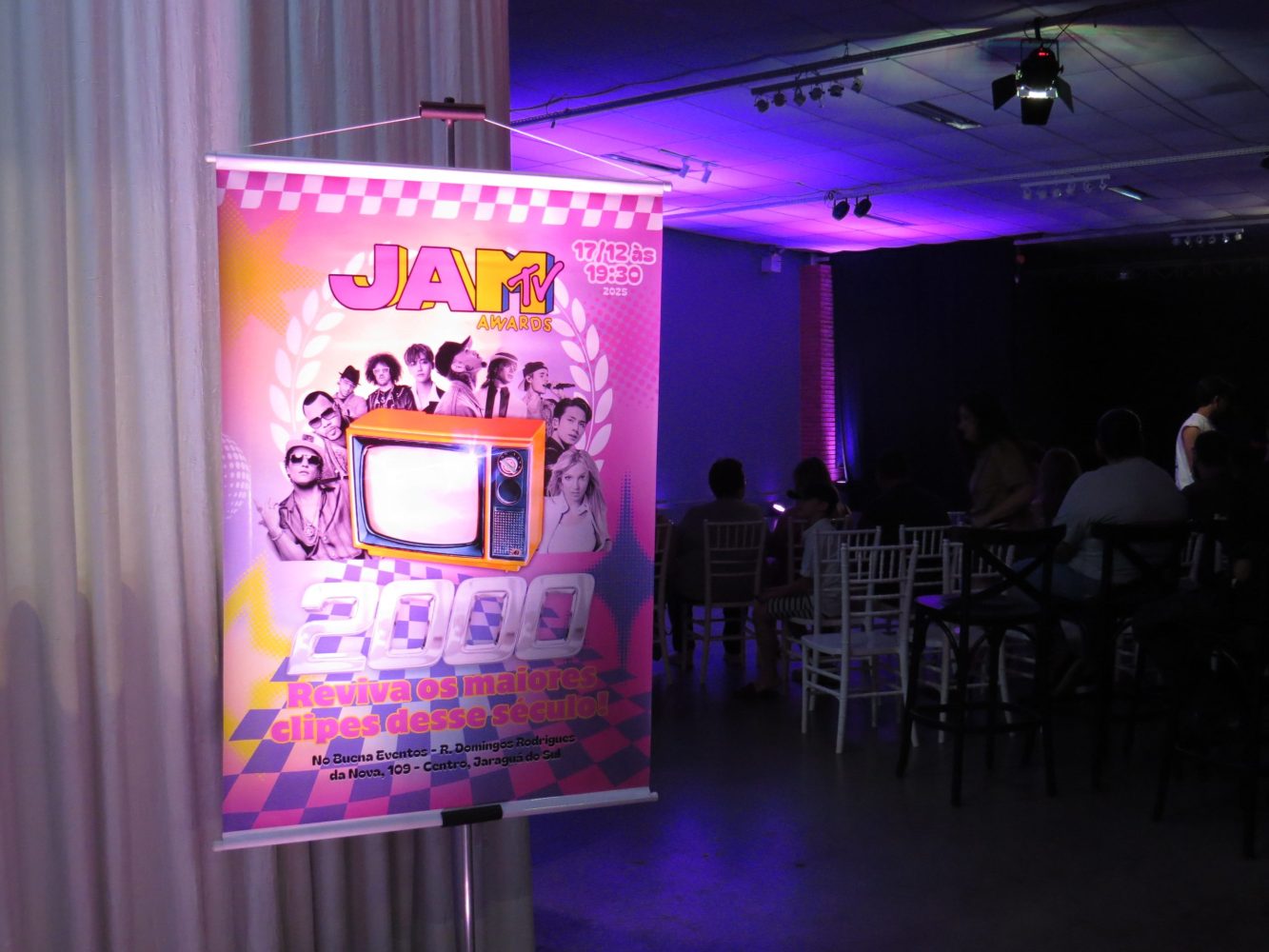 De Britney Spears a K-pop: grupo de dança jaraguaense reviveu hits da MTV em show interativo