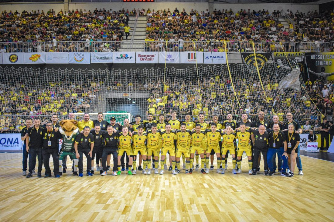 Arena lotada e emoção nos pênaltis: Jaraguá Futsal fica com o vice estadual em 2025; reveja os gols