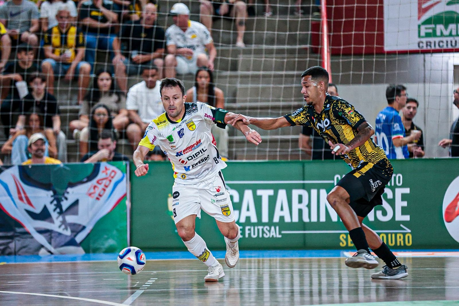 Jaraguá Futsal vence Criciúma e abre vantagem na semifinal do Estadual