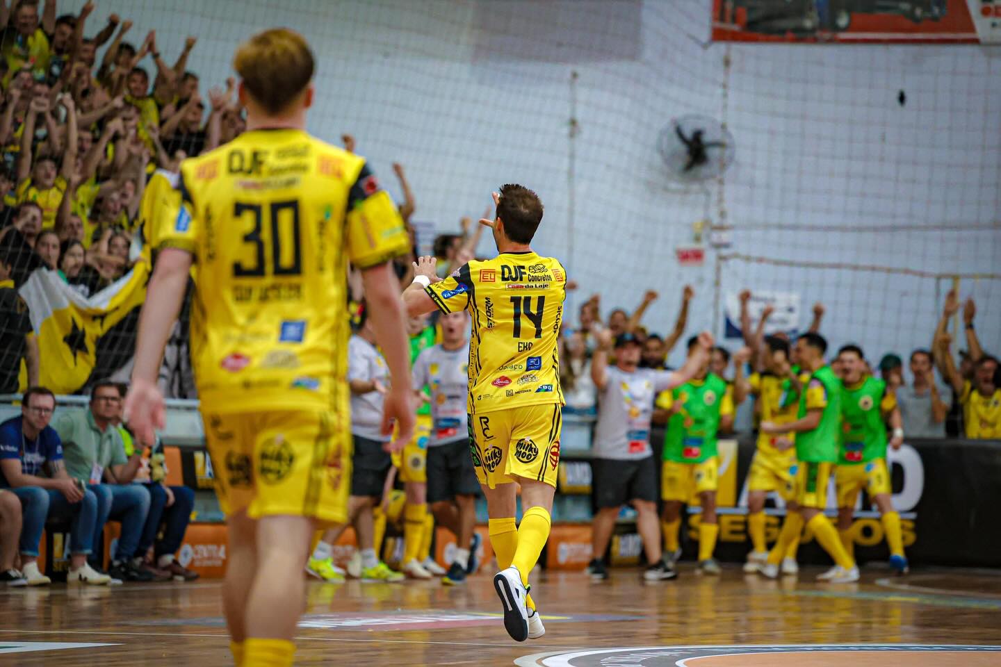 Cachorrões/Jaraguá vence o Mariotão/Atlântico de virada no Torneio de Verão de Indaial; veja os gols!