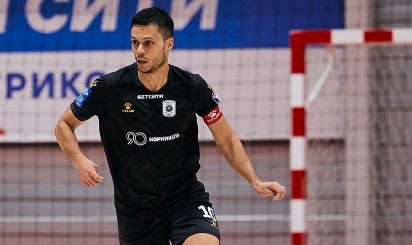 Ex-jogador do JEC Futsal morre após passar mal em aeroporto na Rússia