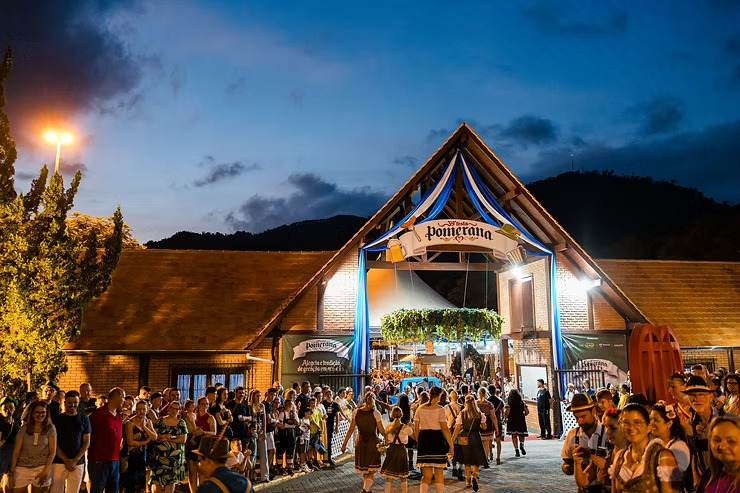 Festa Pomerana começa quarta-feira (14) em Pomerode! Saiba o que esperar do evento em 2026
