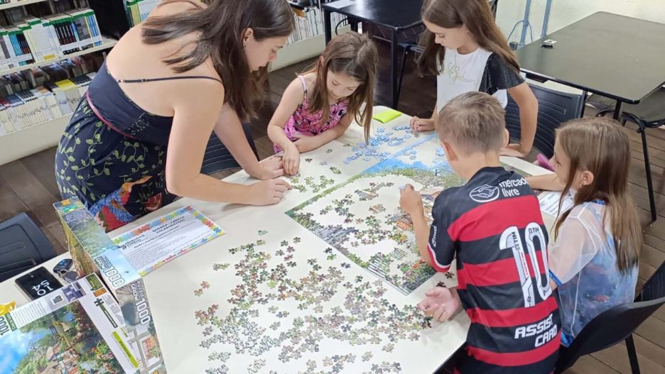 Biblioteca transforma férias em viagem literária com livros-surpresa e desafios