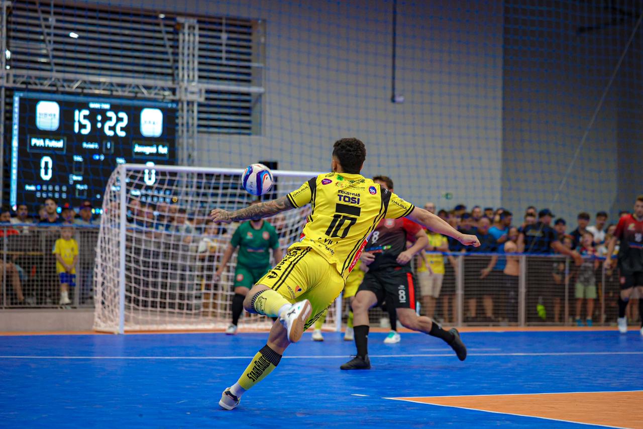 Com show em quadra, Jaraguá Futsal vence Papanduva por 13 a 3 em amistoso festivo; veja os gols