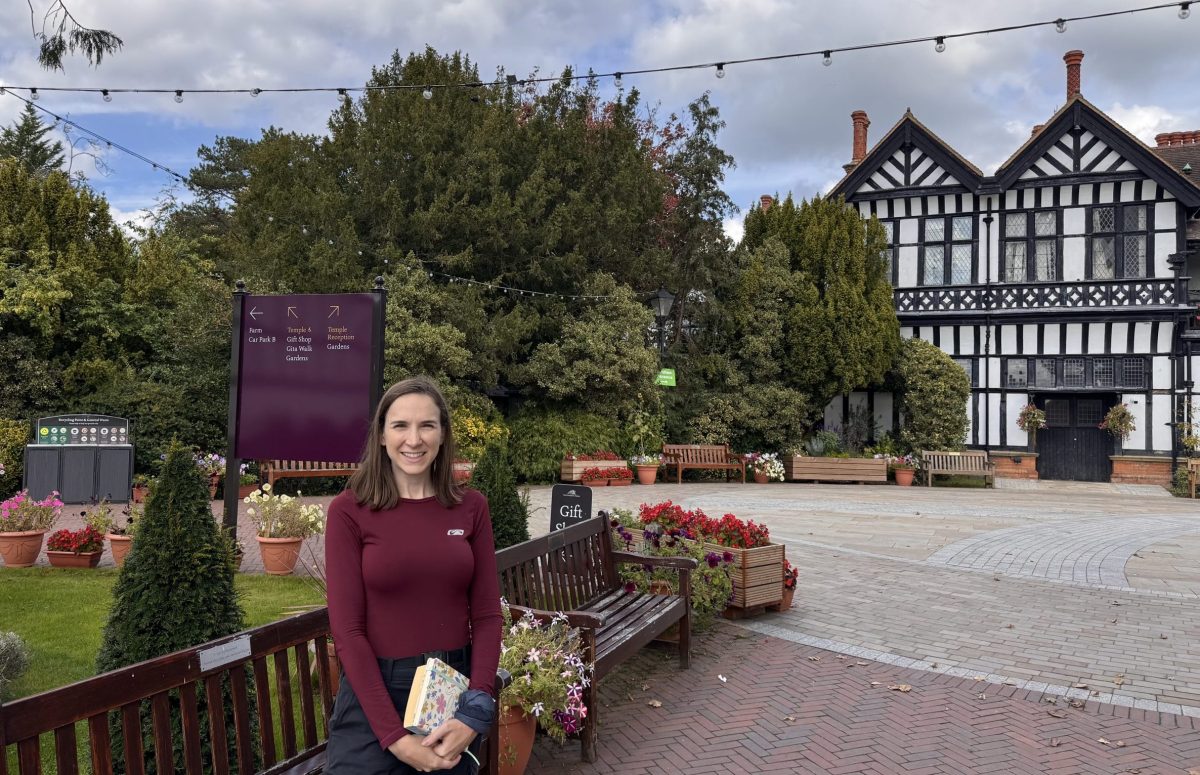 O que levou uma jaraguaense a viver 24 dias em um templo Hare Krishna na Inglaterra?