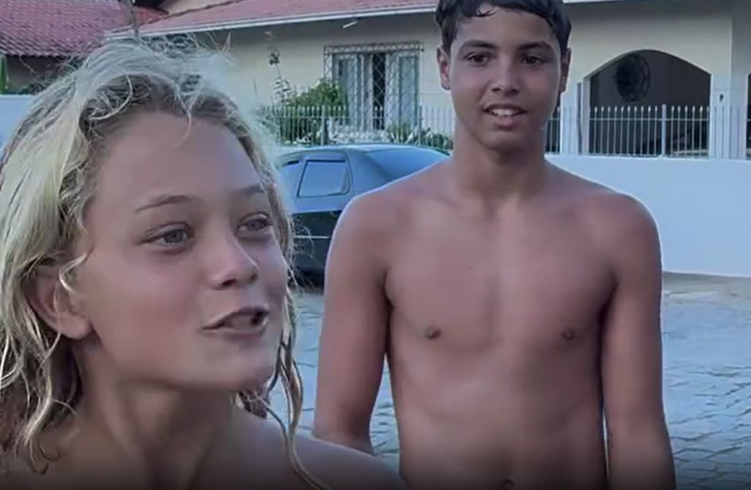Resgate corajoso: jovens surfistas impedem tragédia e salvam duas pessoas em praia de Navegantes