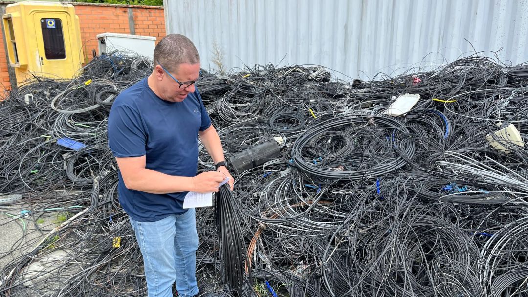 Mutirões de retirada de cabos irregulares serão retomados em Jaraguá do Sul